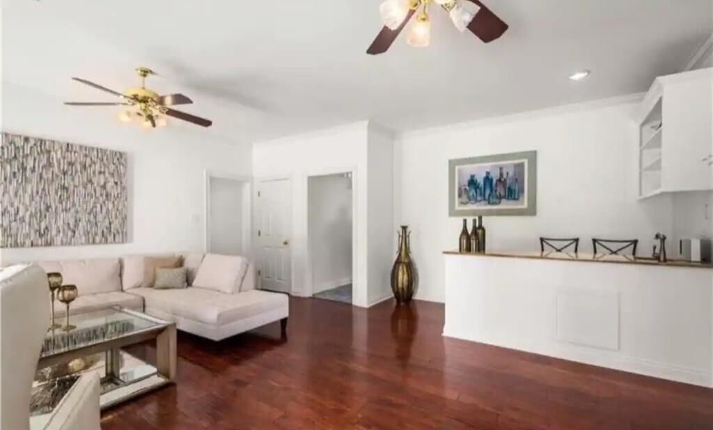 Photo of Livingroom in Alexandria