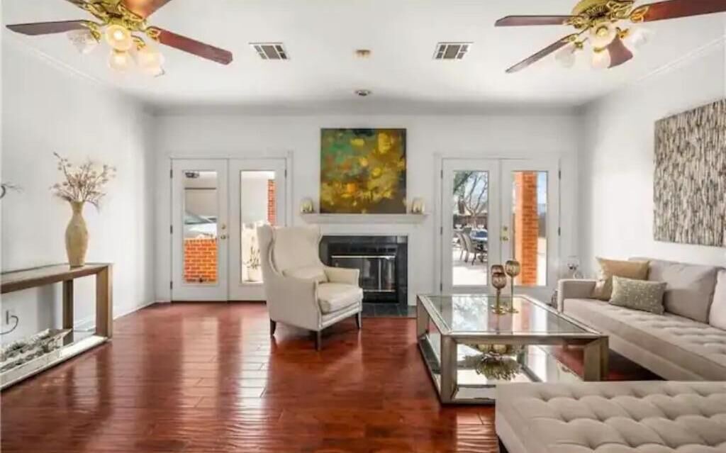 Photo of Livingroom in Alexandria