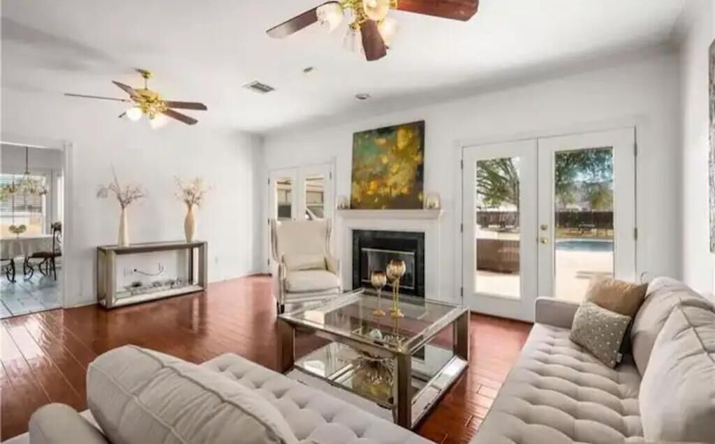 Photo of Livingroom in Alexandria