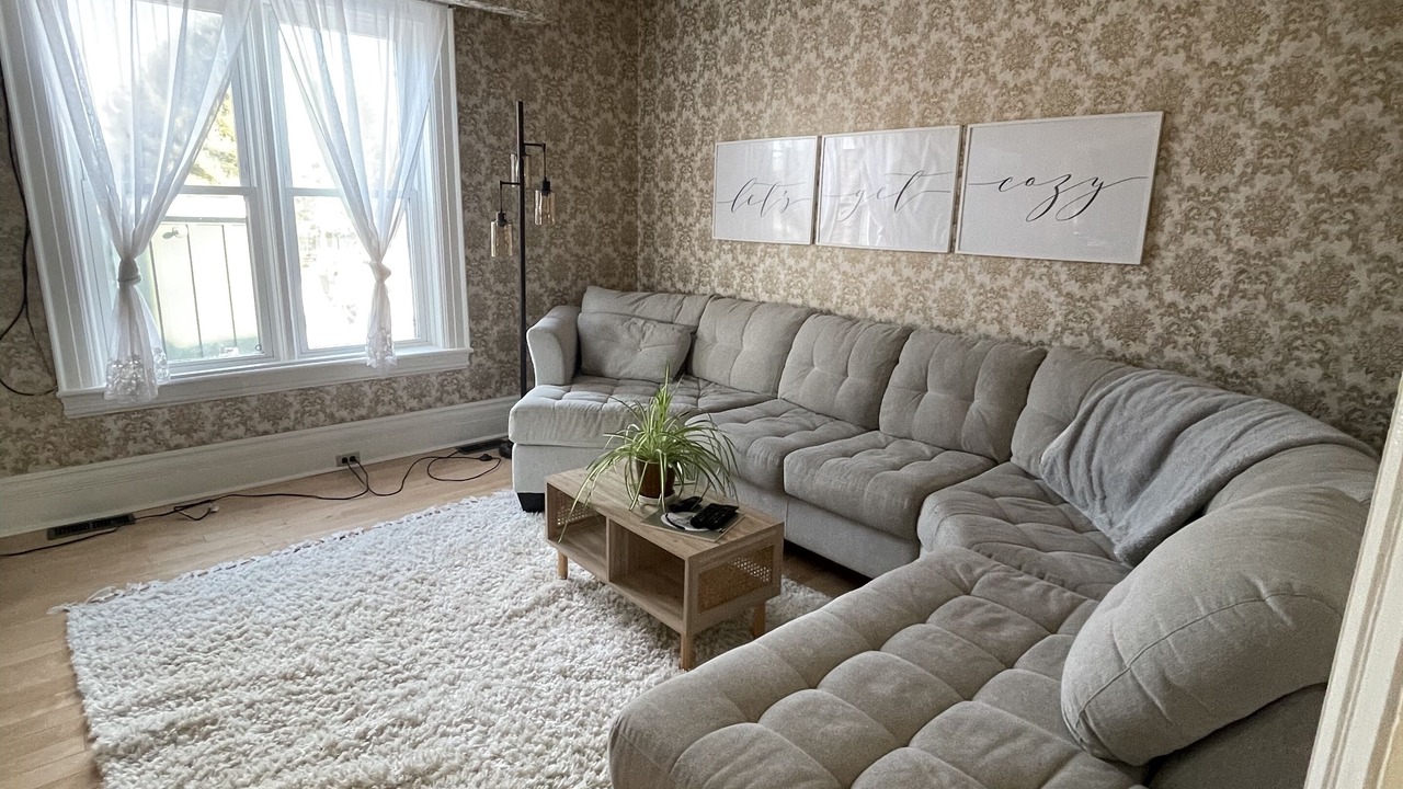 Photo of Livingroom in Clearview Township