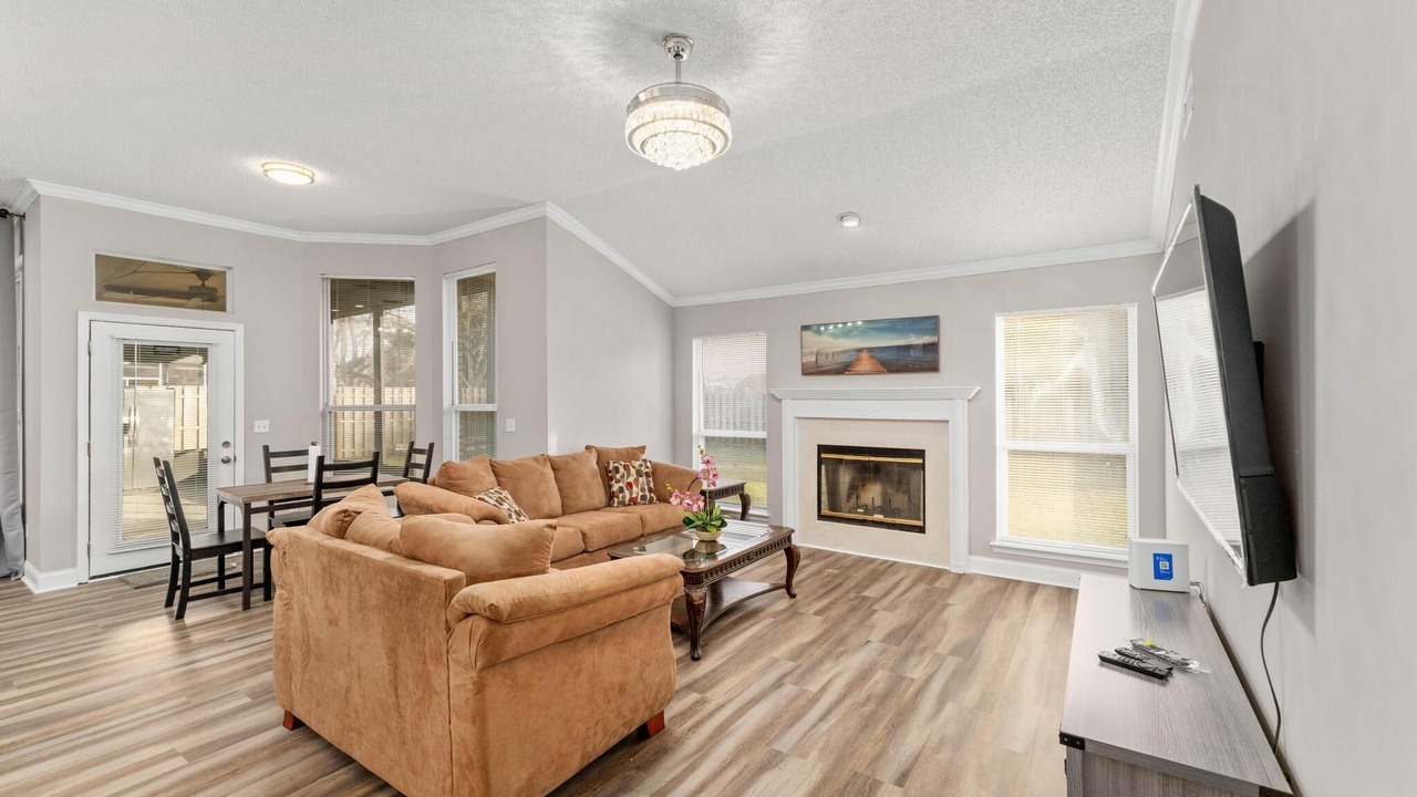 Photo of Livingroom in East Arlington