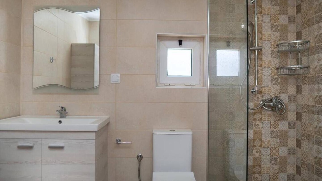 Photo of Bathroom in Neromilos