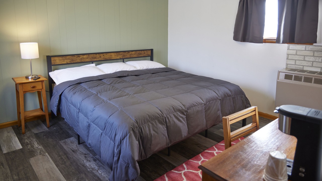 Photo of Bedroom in Pelican Lake