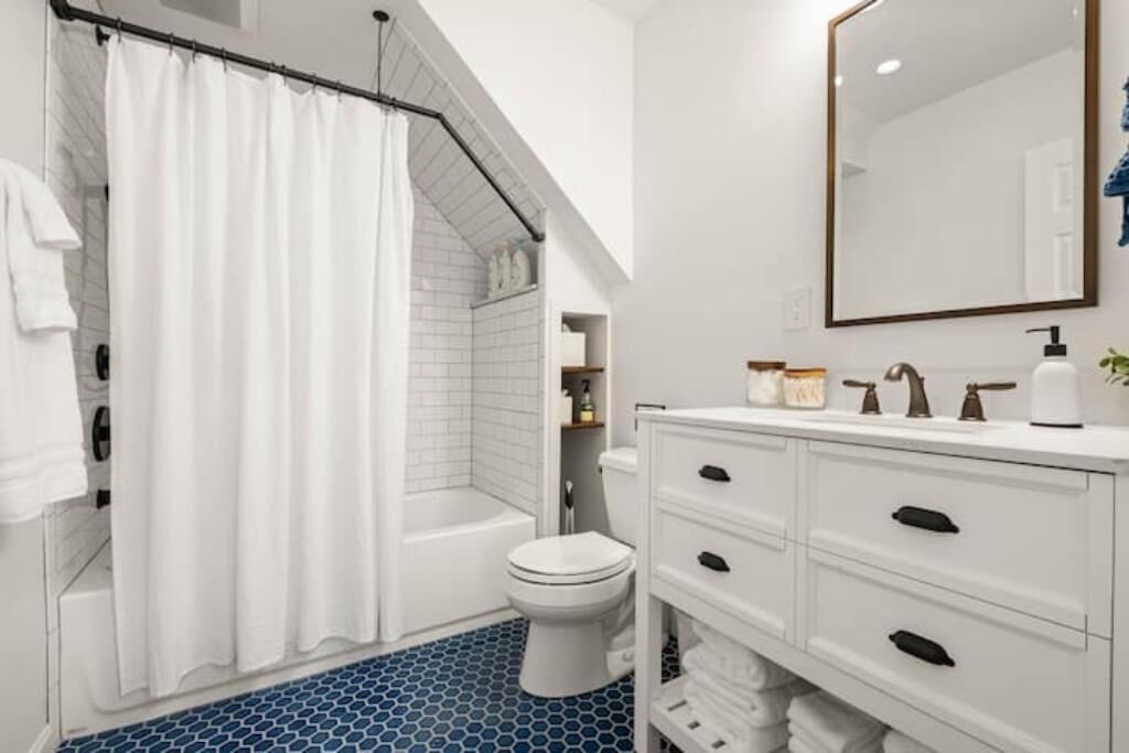 Photo of Bathroom in Shelby Park