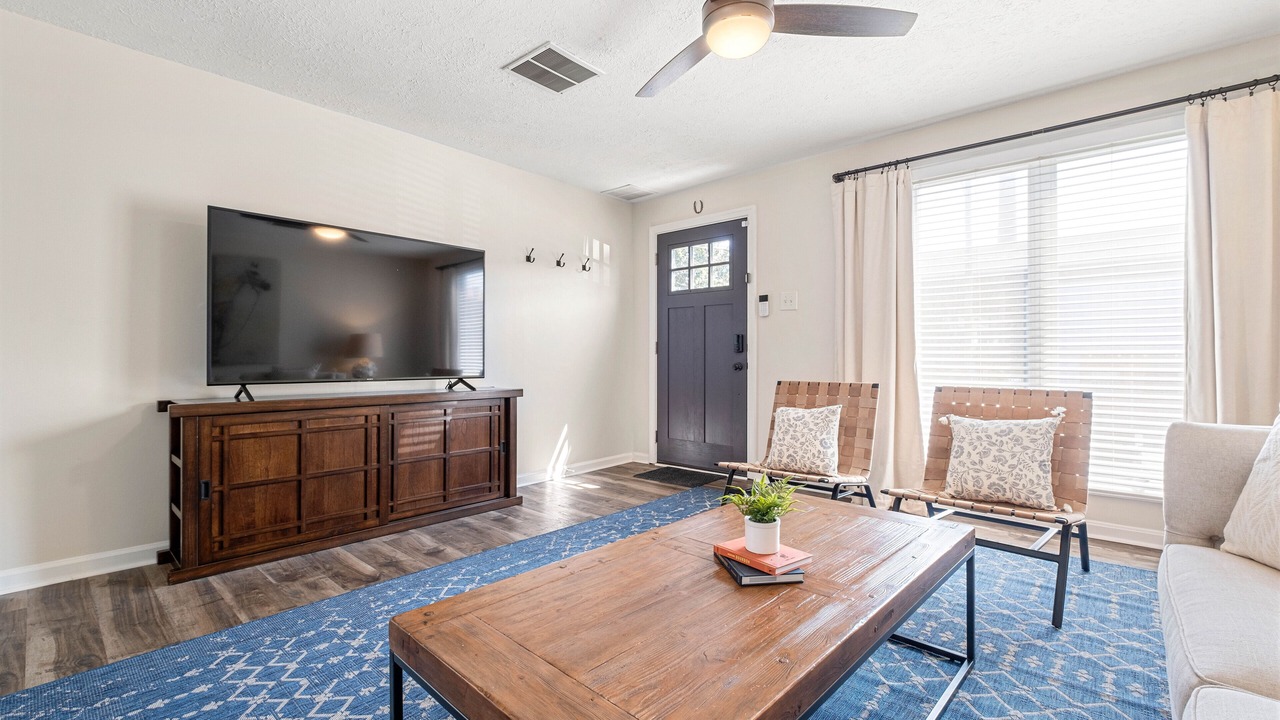 Photo of Livingroom in Shelby Park