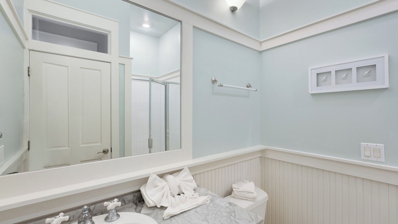 Photo of Bathroom in Delos
