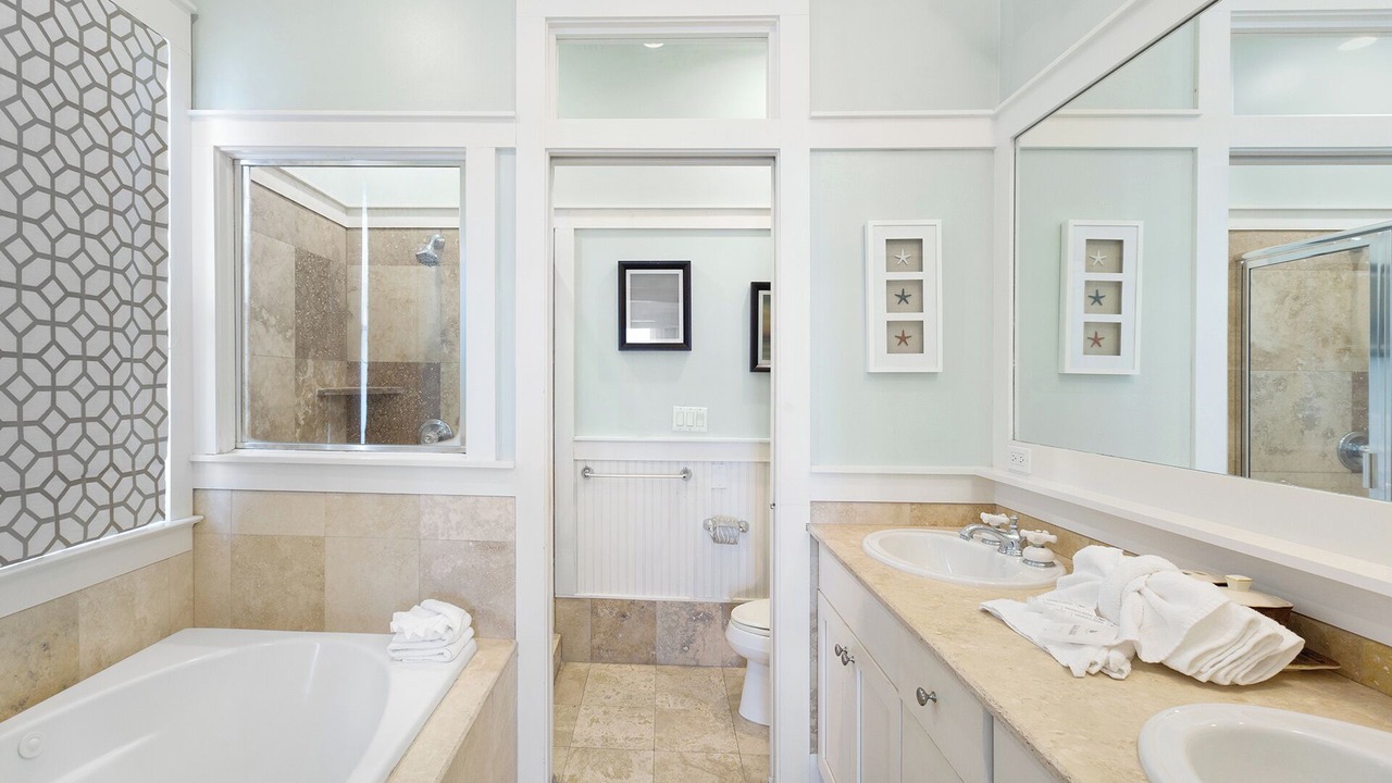 Photo of Bathroom in Delos