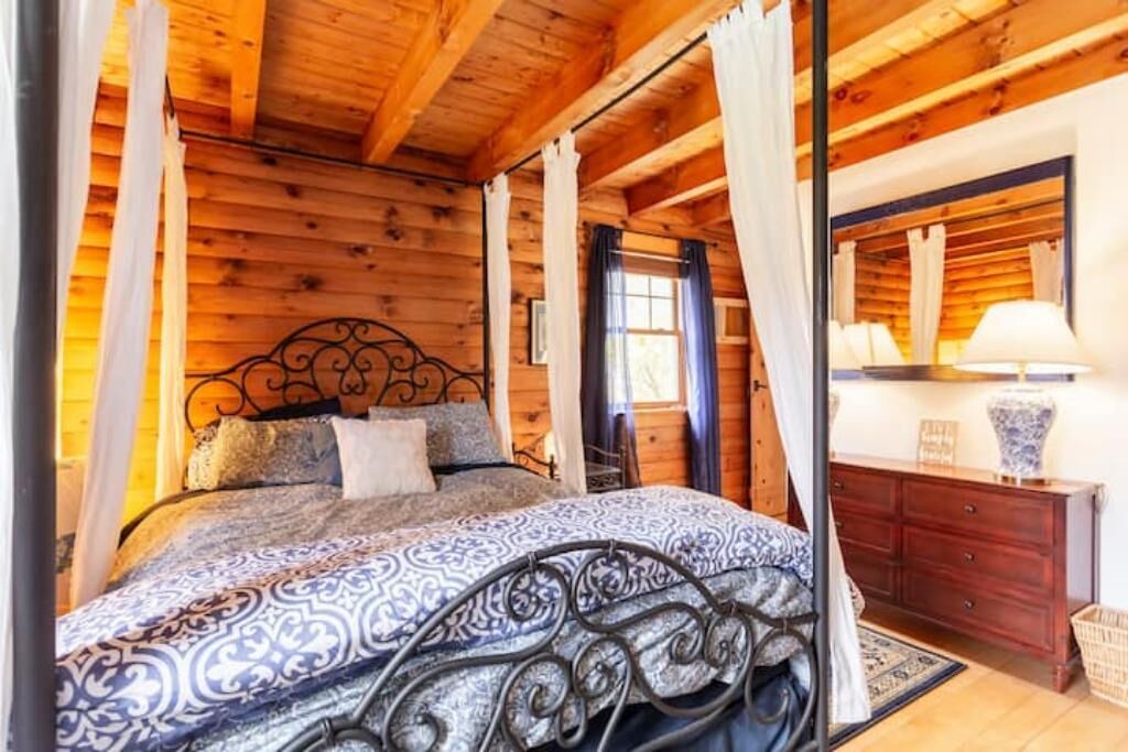 Photo of Bedroom in Oliverea