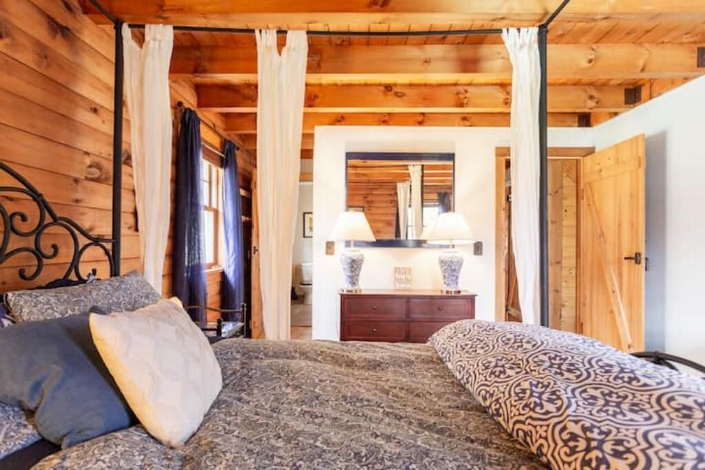 Photo of Bedroom in Oliverea
