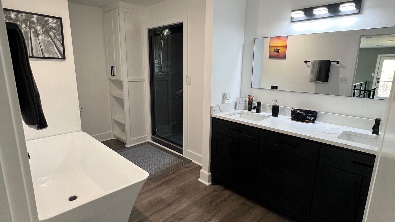Photo of Bathroom in Cayuga