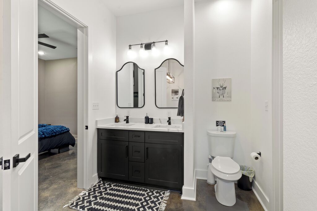 Photo of Bathroom in Cayuga