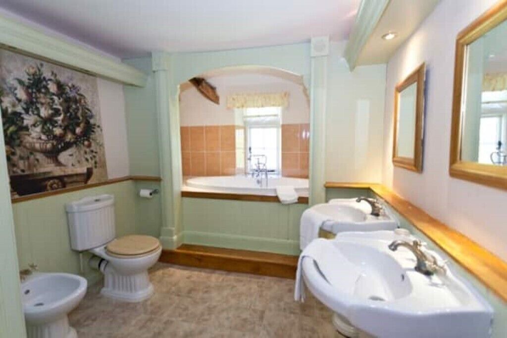 Photo of Bathroom in Lullington