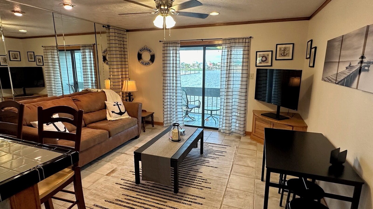 Photo of Livingroom in Port Arthur