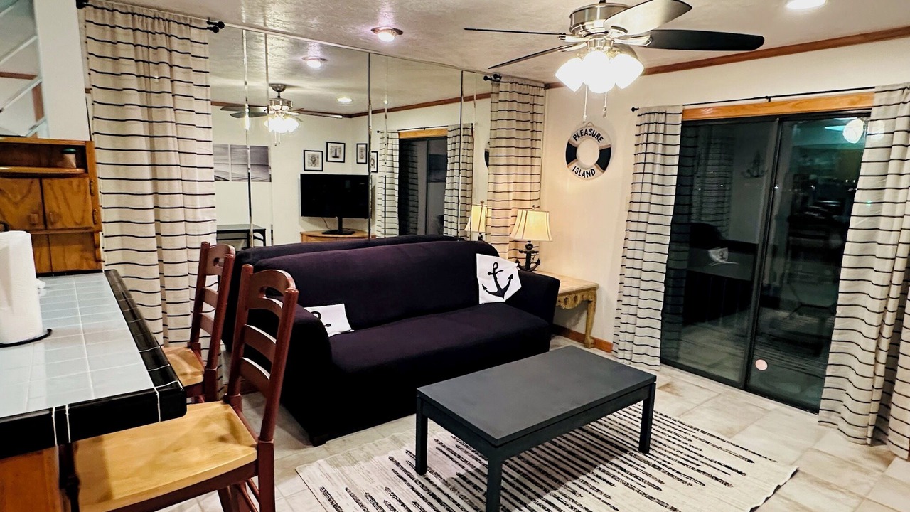 Photo of Livingroom in Port Arthur