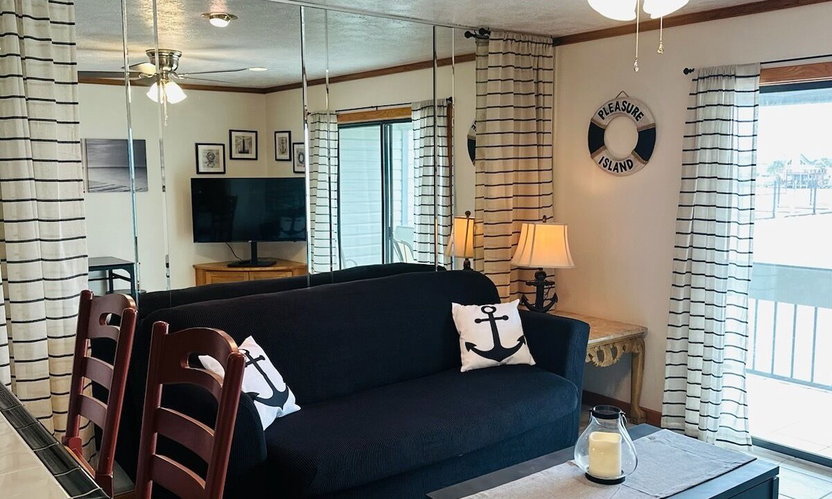 Photo of Livingroom in Port Arthur