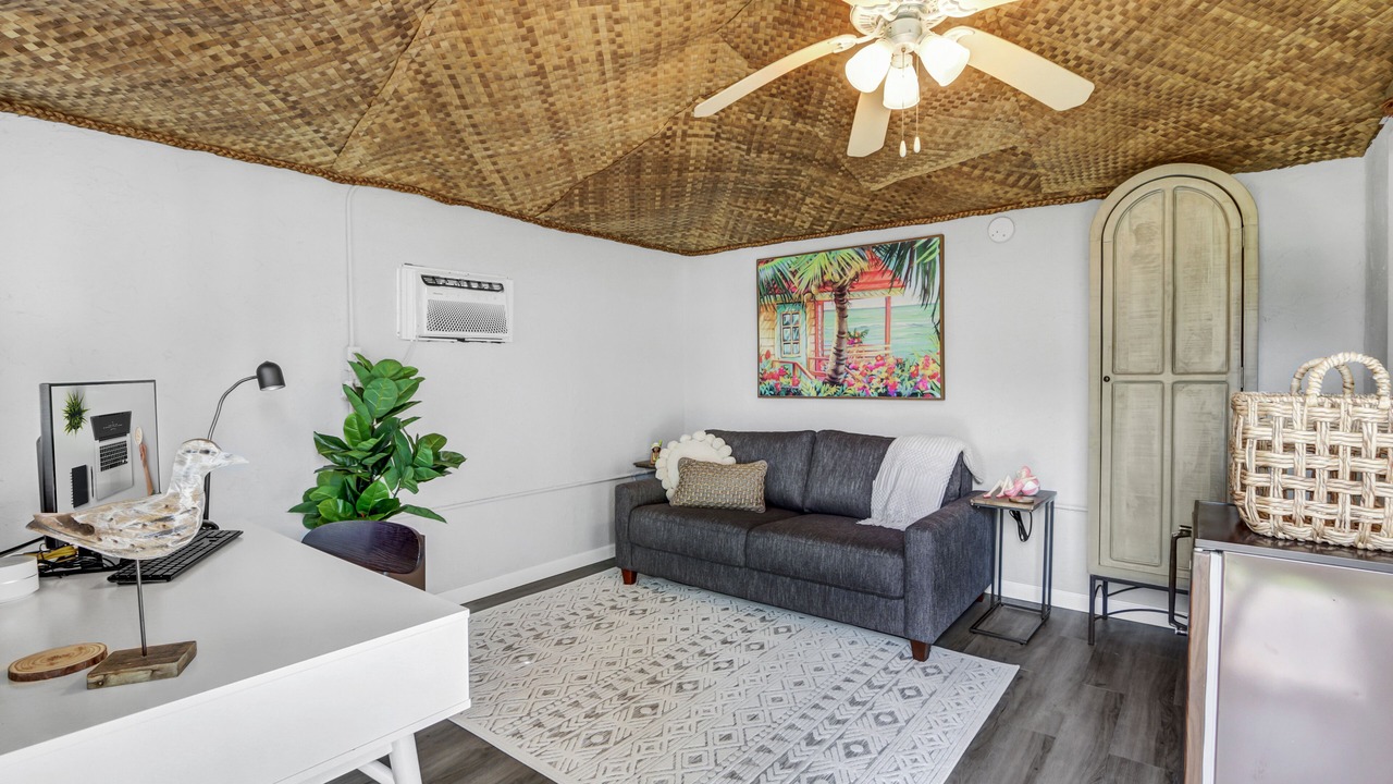 Photo of Livingroom in Central Corals