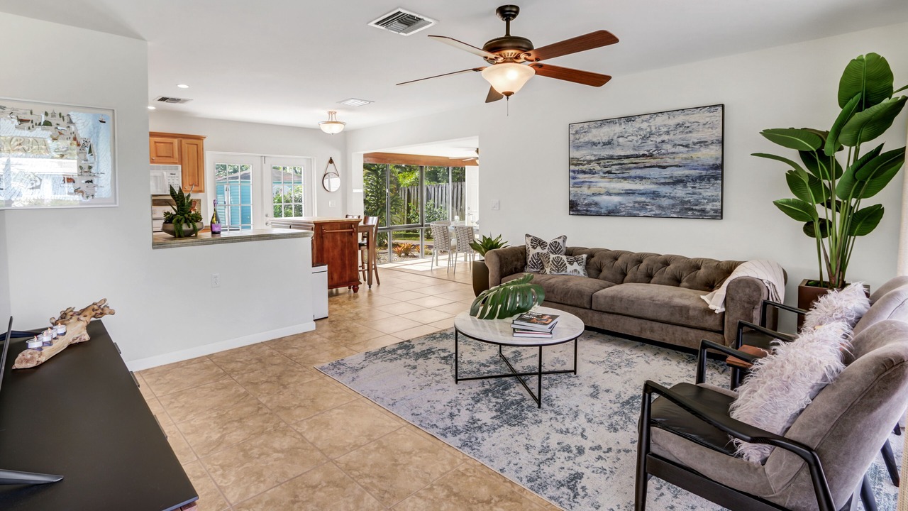 Photo of Livingroom in Central Corals