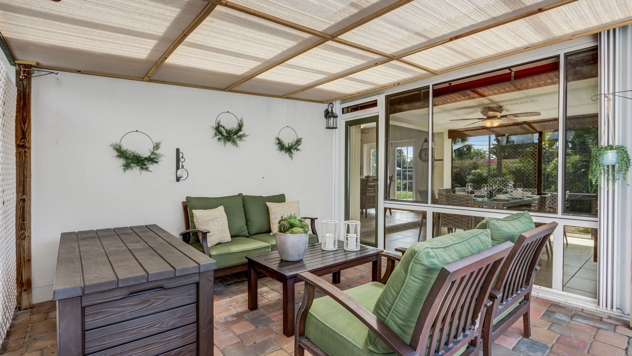 Photo of Patio Balcony in Central Corals