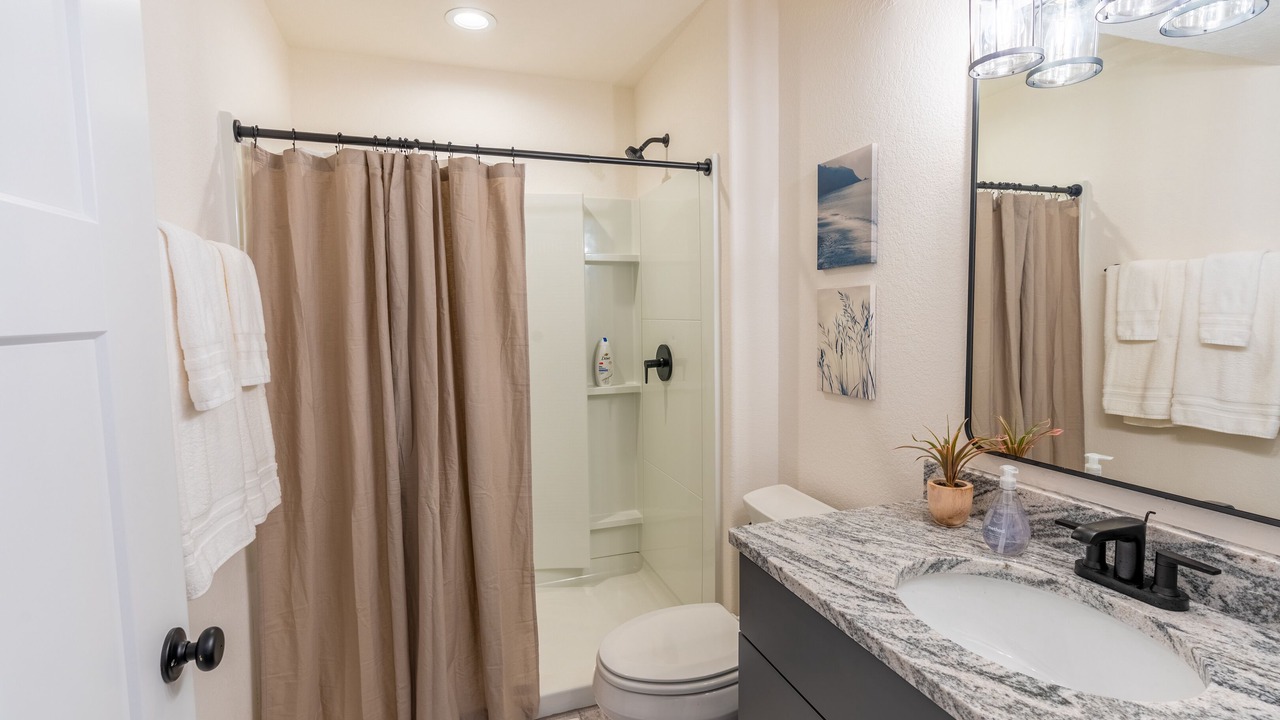 Photo of Bathroom in Lake Shangrila