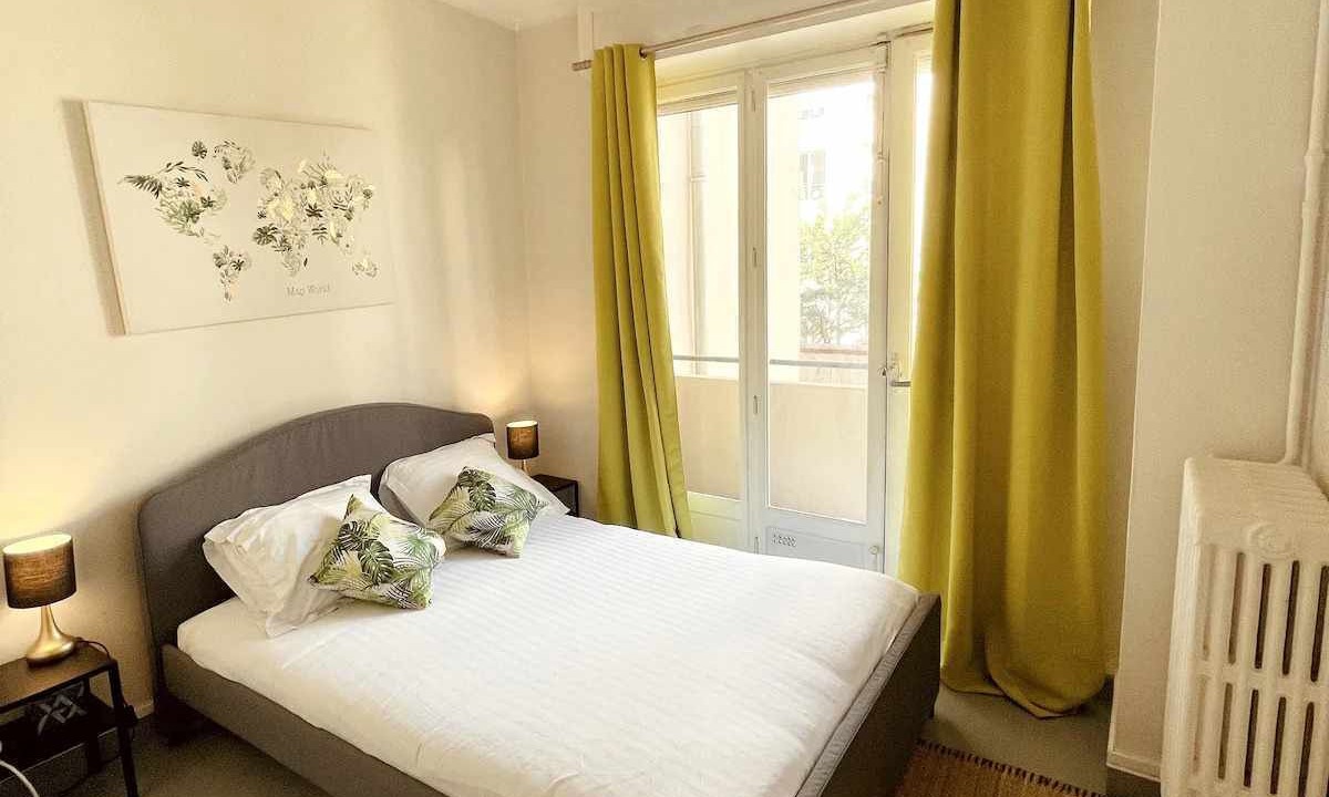 Photo of Bedroom in Voltaire - Saint Amour