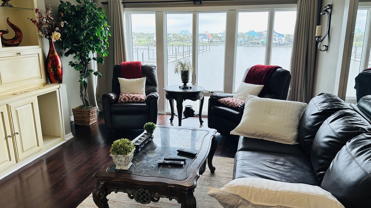 Photo of Livingroom in Port Arthur