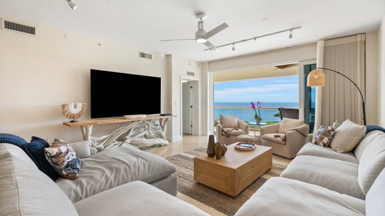 Photo of Livingroom in Rock Harbor