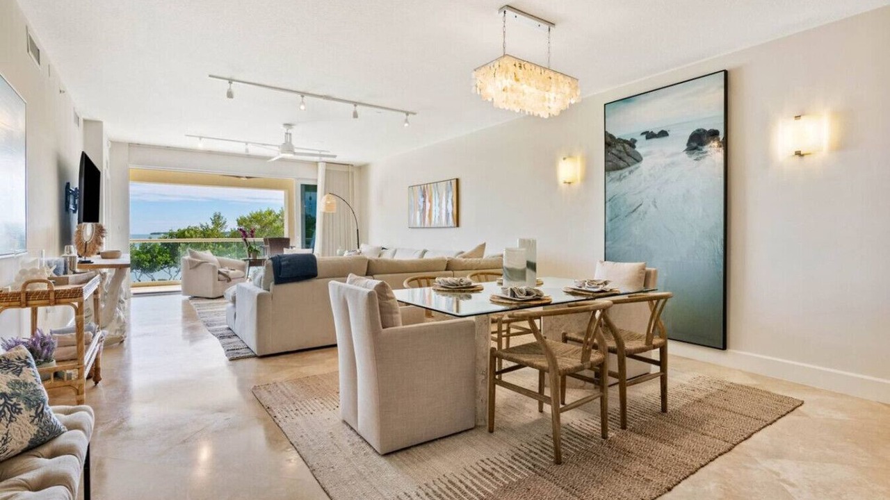 Photo of Livingroom in Rock Harbor