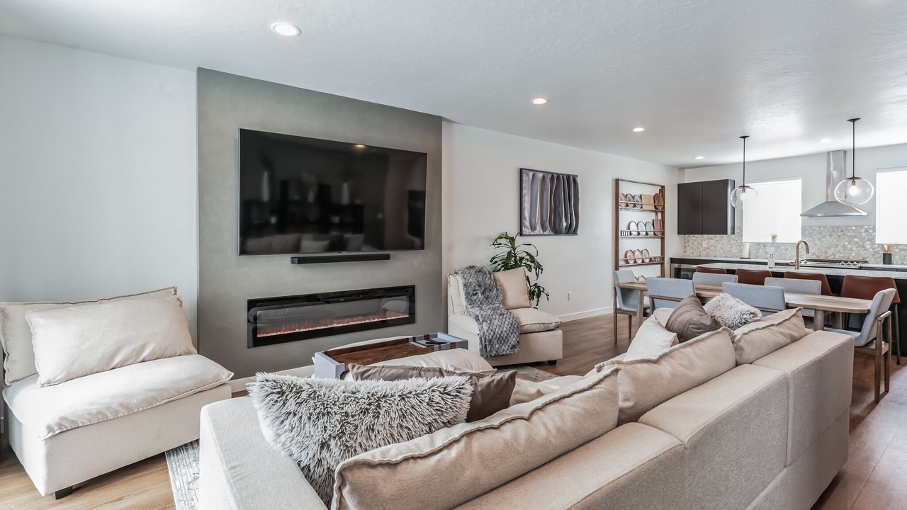 Photo of Livingroom in Layton