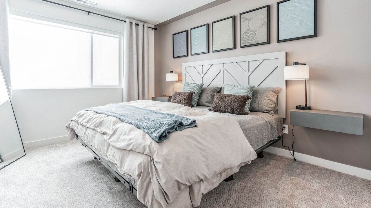 Photo of Bedroom in Layton