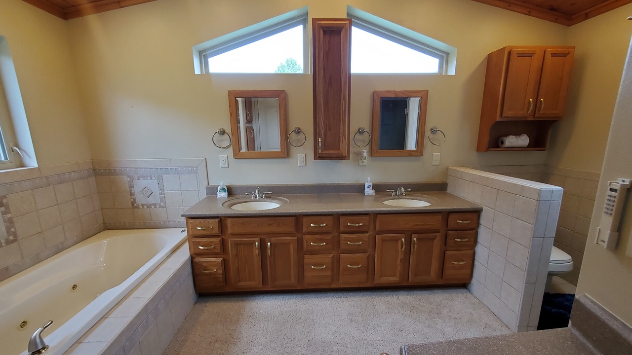 Photo of Bathroom in Lost Bridge Village