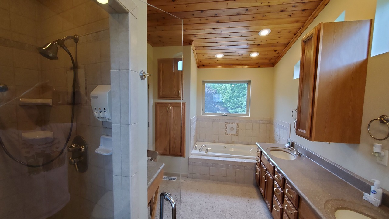 Photo of Bathroom in Lost Bridge Village