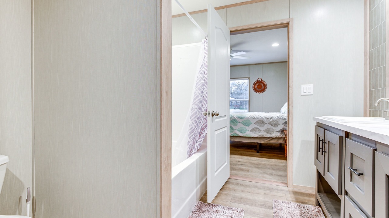 Photo of Bathroom in Hudson Oaks
