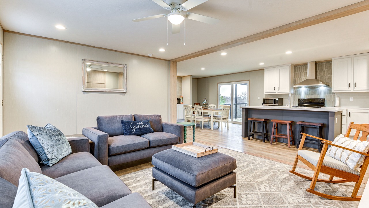 Photo of Livingroom in Hudson Oaks