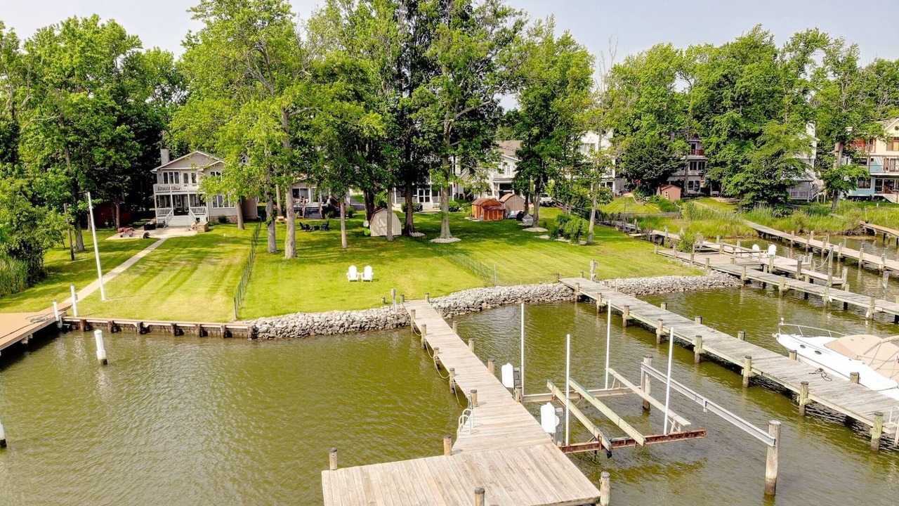 Photo of Others in Oyster Harbor