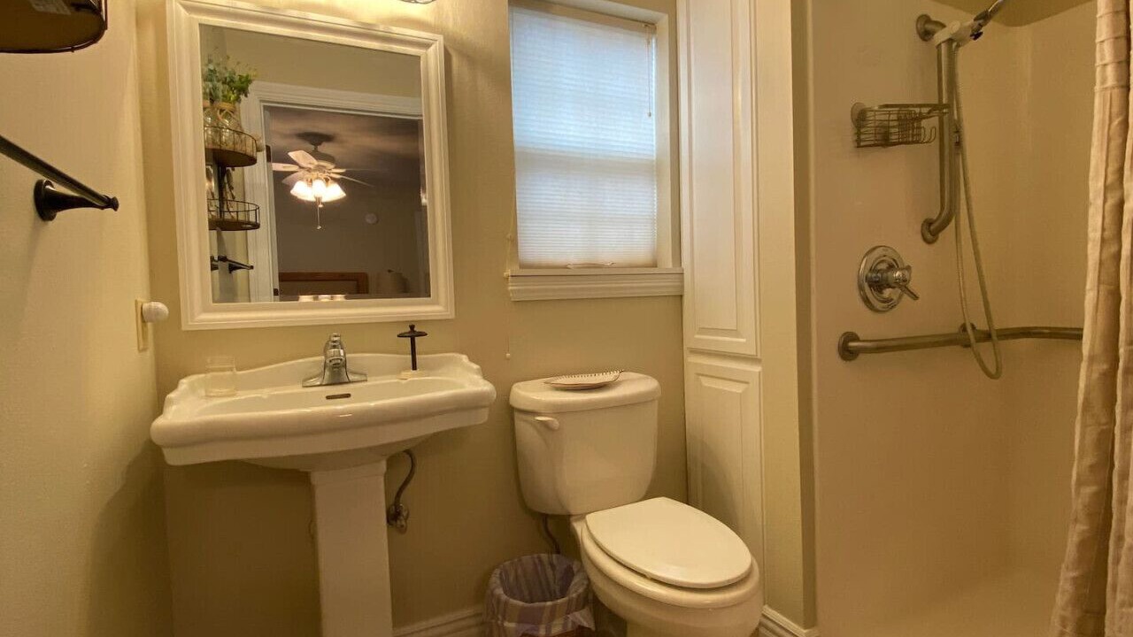 Photo of Bathroom in Eureka Springs