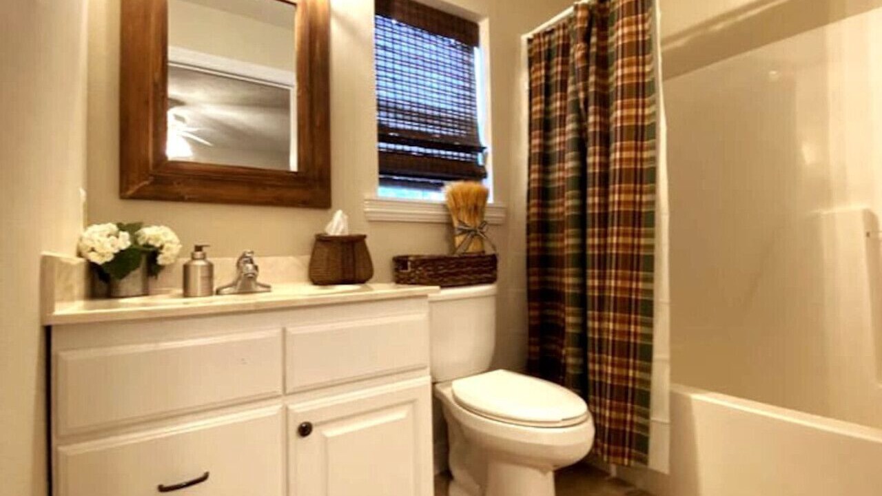 Photo of Bathroom in Eureka Springs