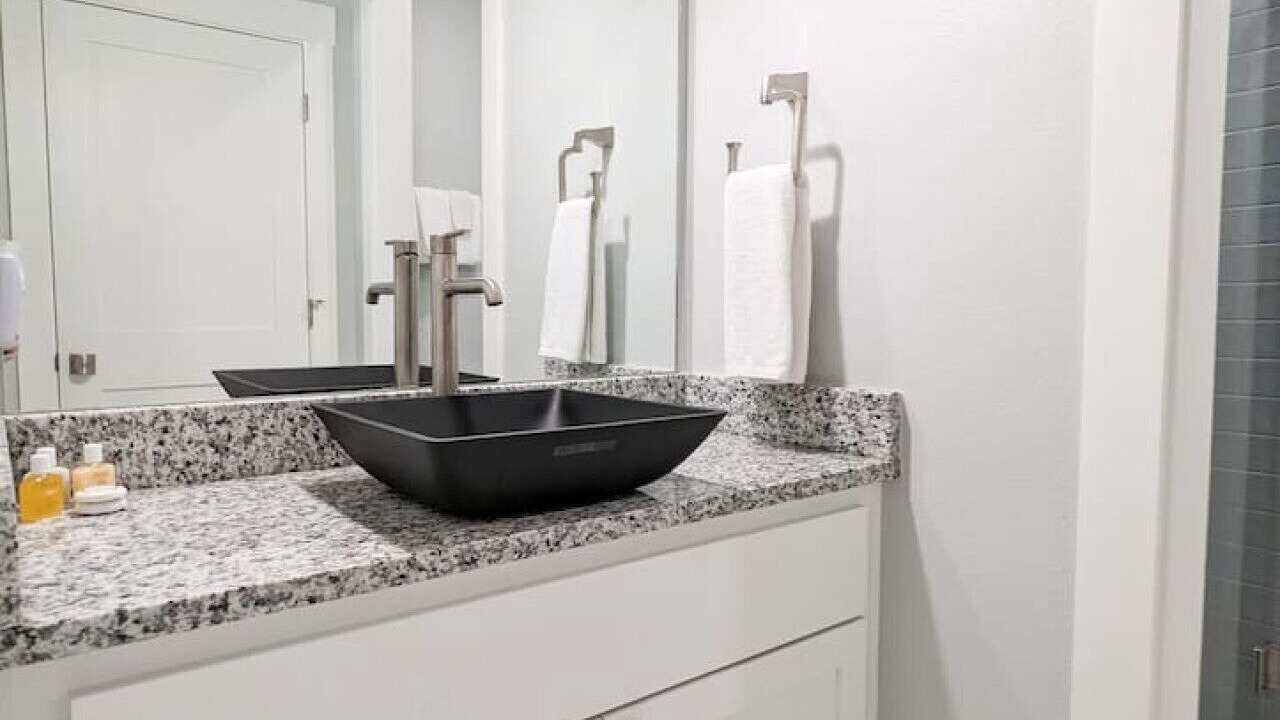 Photo of Bathroom in Eureka Springs Historic District