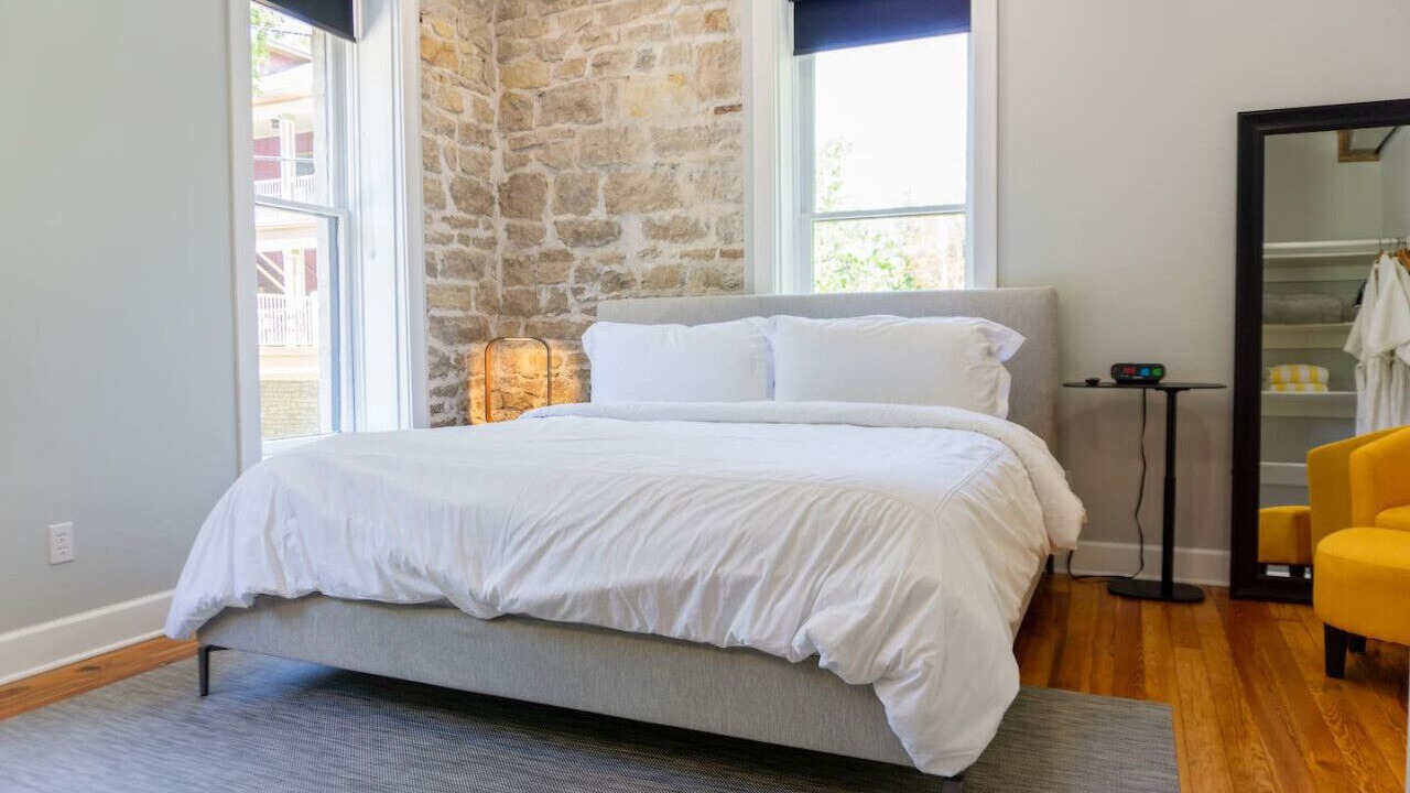 Photo of Bedroom in Eureka Springs Historic District