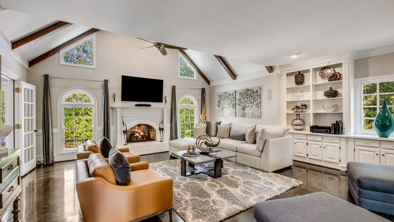 Photo of Livingroom in Sandy Springs