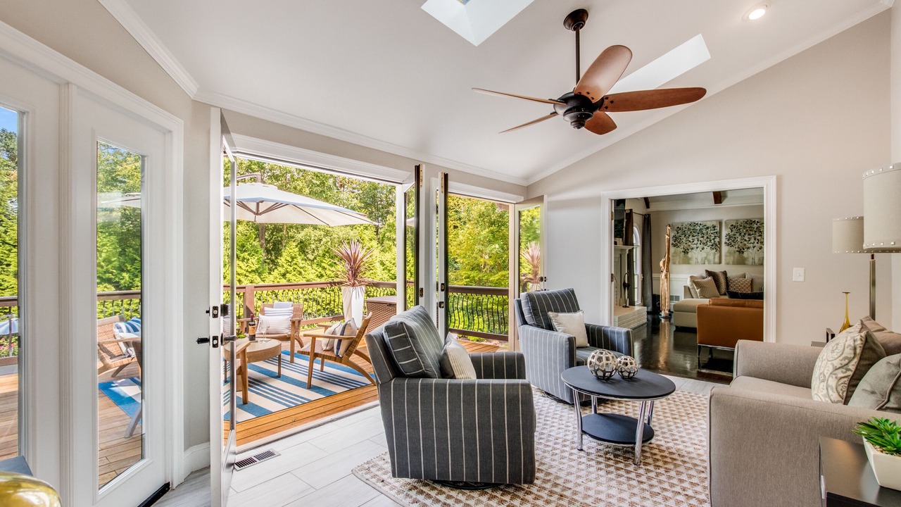 Photo of Livingroom in Sandy Springs