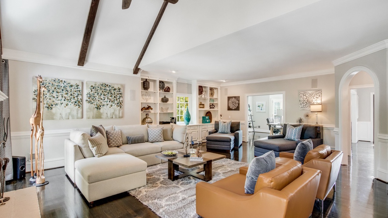 Photo of Livingroom in Sandy Springs