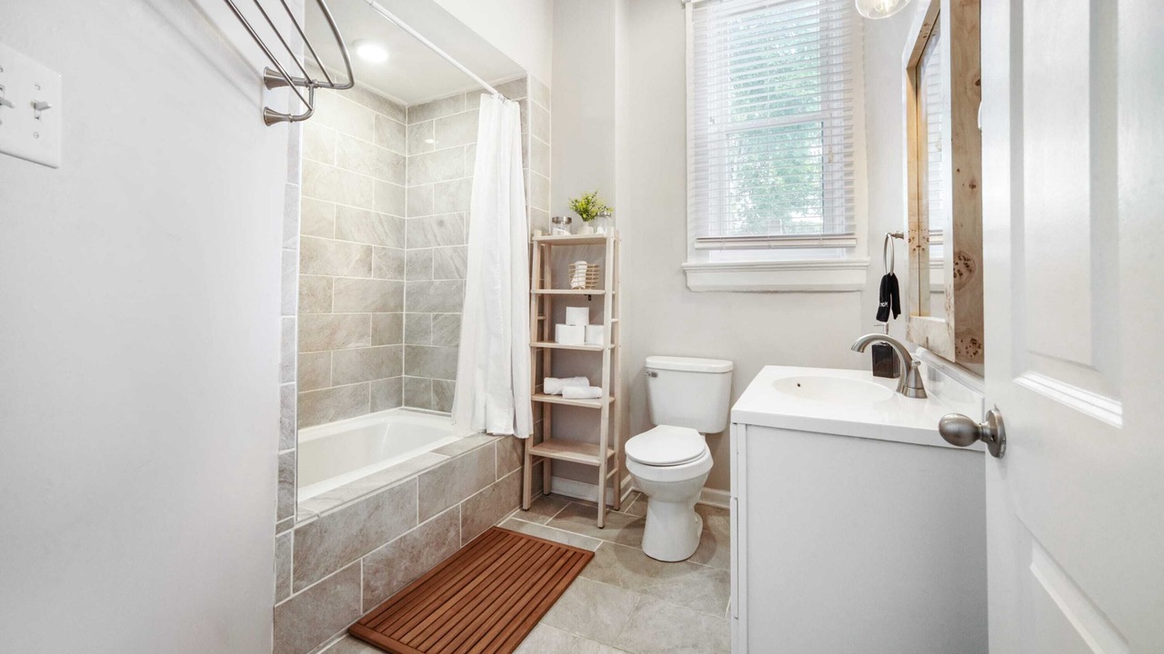 Photo of Bathroom in Shelby Park