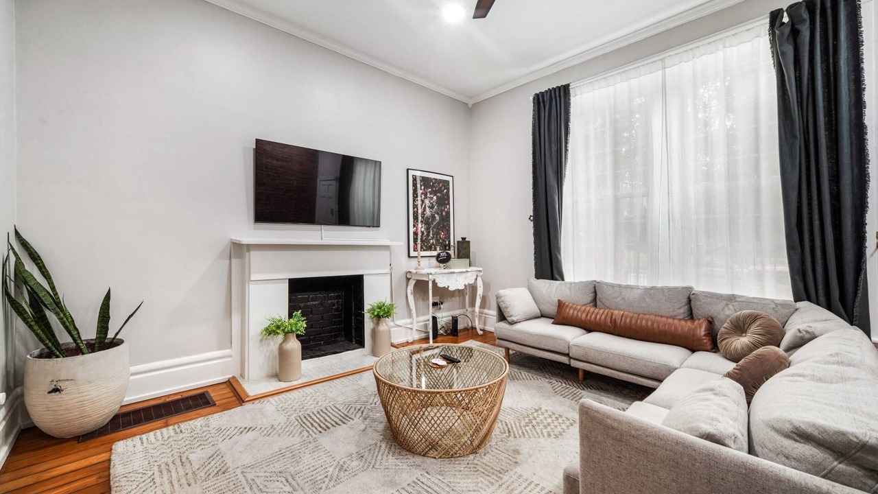 Photo of Livingroom in Shelby Park