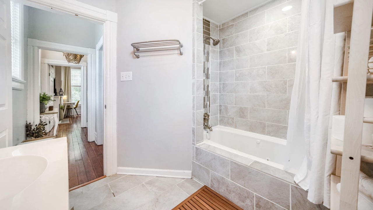 Photo of Bathroom in Shelby Park