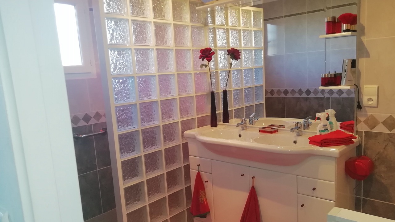 Photo of Bathroom in Gabian