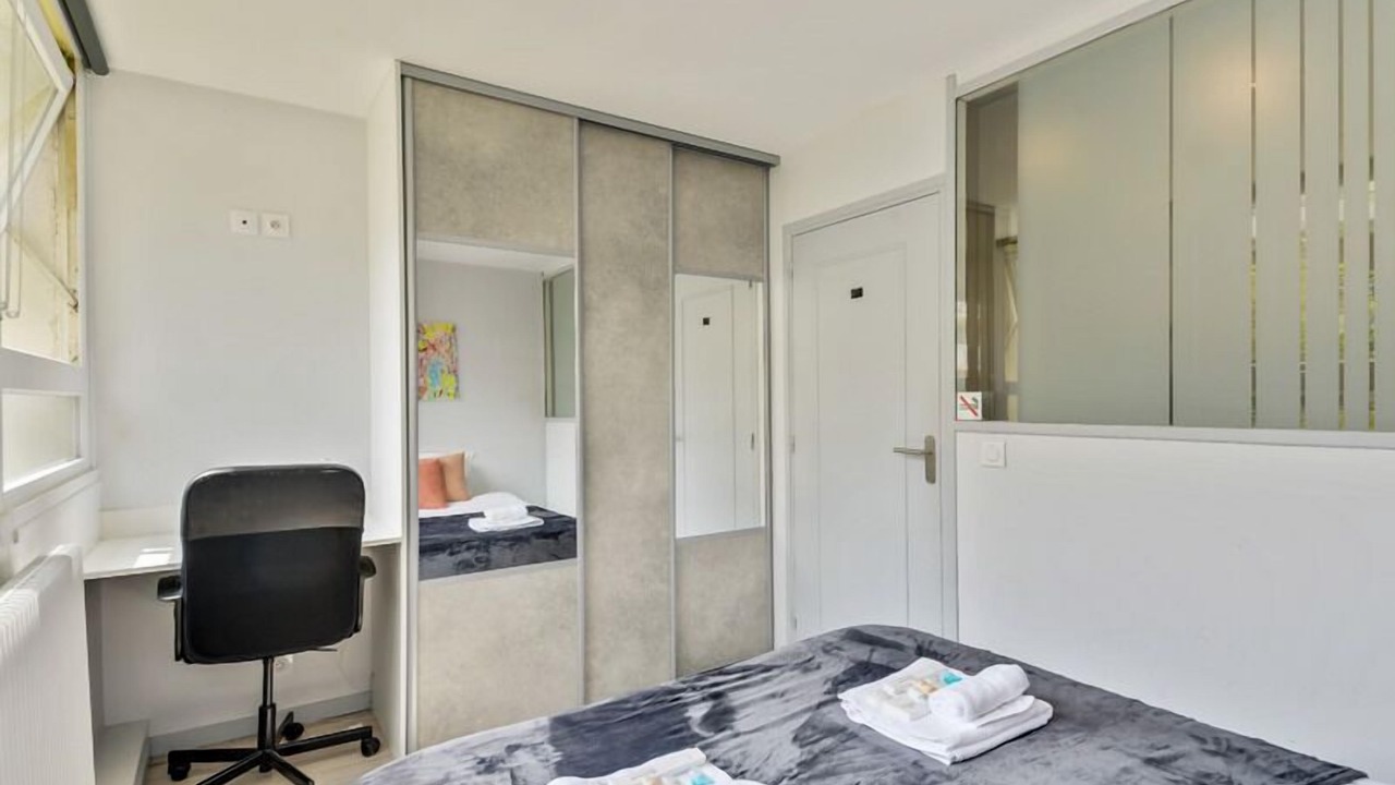 Photo of Bedroom in Saint-Fargeau