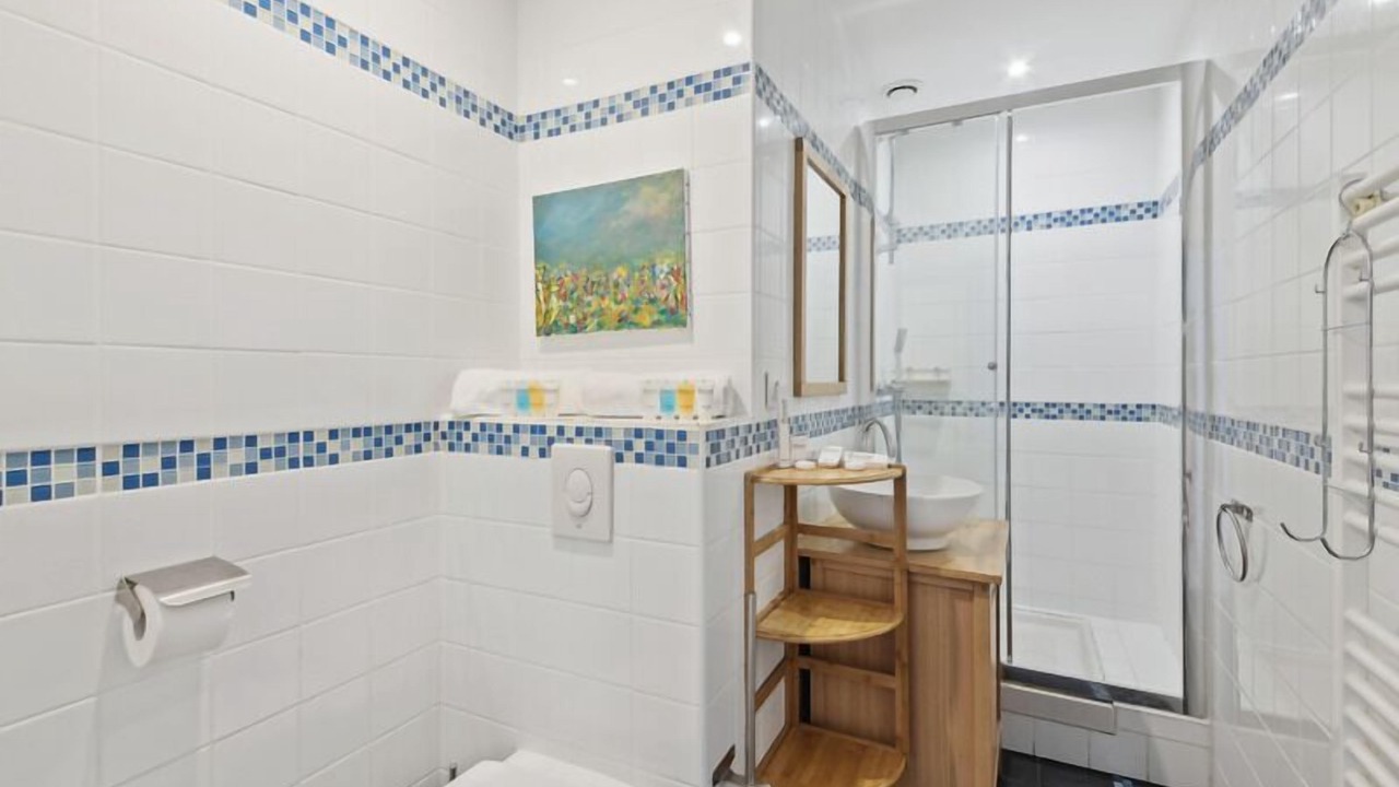 Photo of Bathroom in Saint-Fargeau