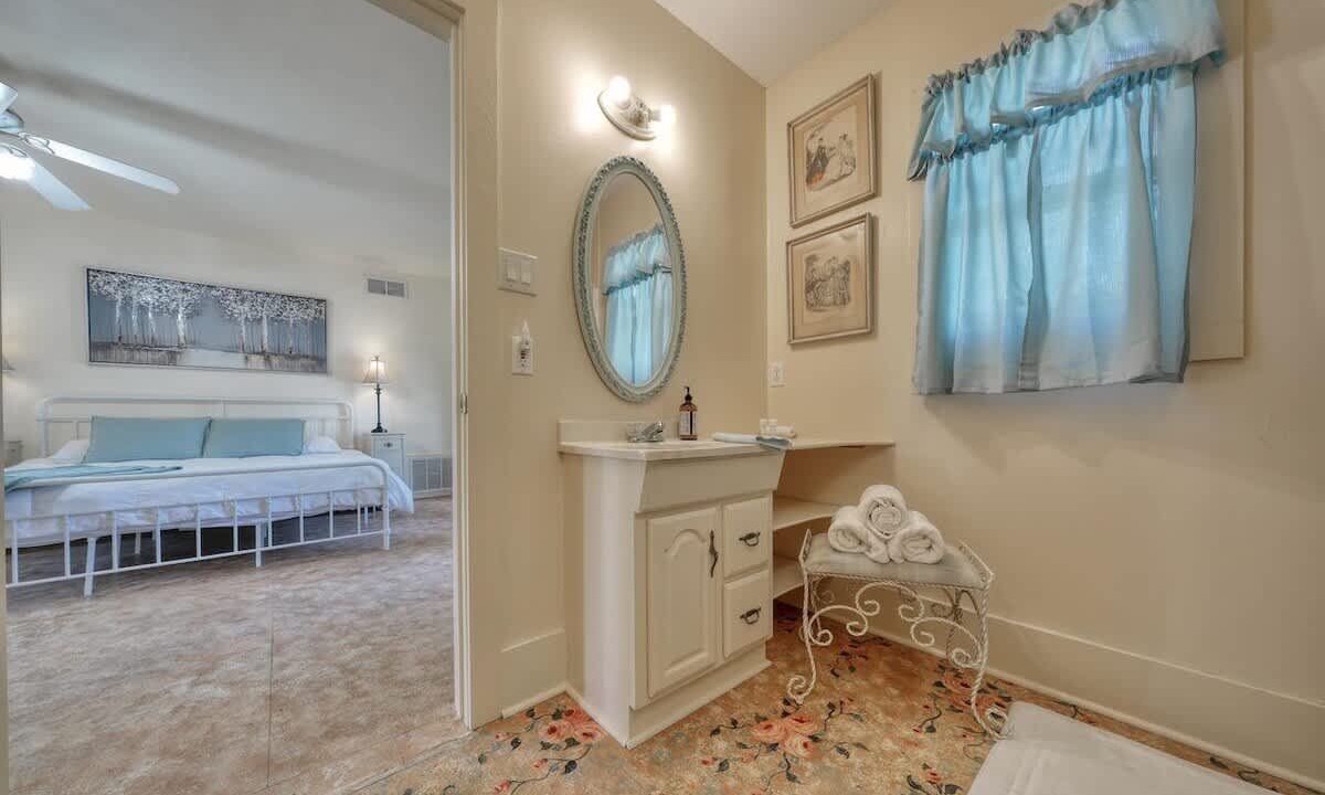Photo of Bedroom in Lindale