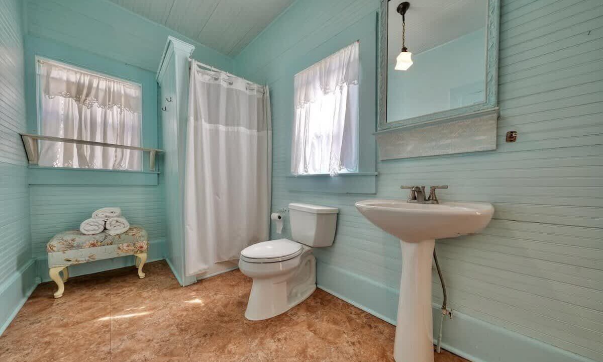 Photo of Bathroom in Lindale