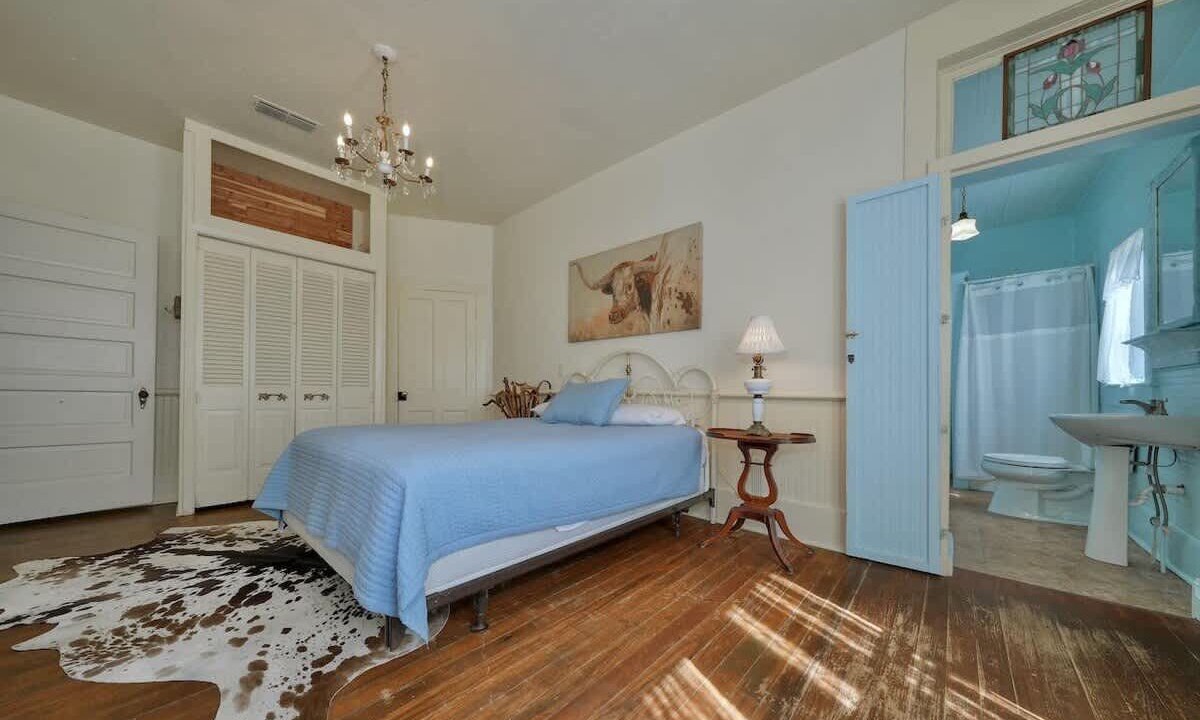 Photo of Bedroom in Lindale